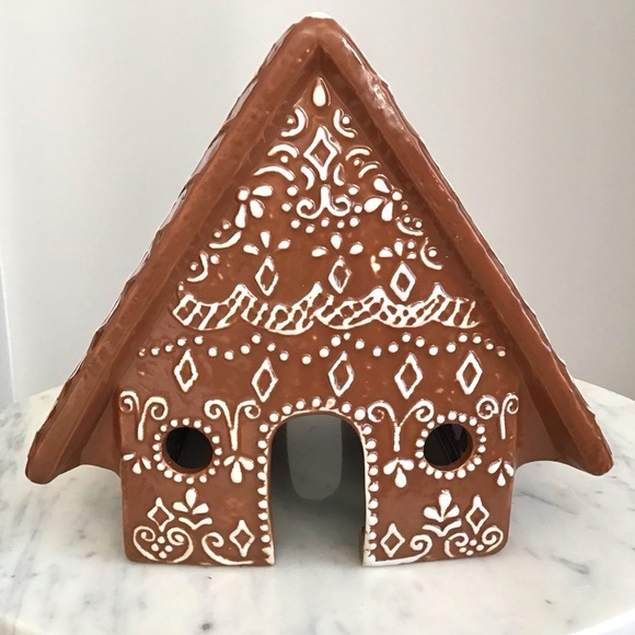 Pottery Barn Gingerbread House Stoneware New With Tag - Picture 12 of 13